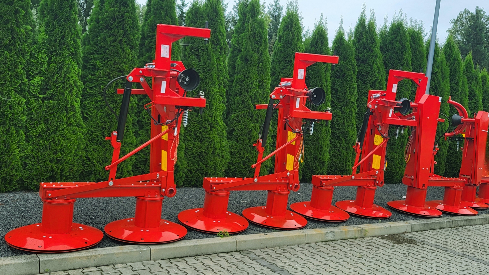 Kosiarki rotacyjne w różnych rozmiarach i do różnych mocy ciągnika